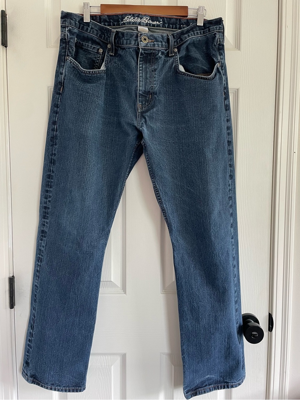 Eddie Bauer Men’s Straight Leg Jeans 38x30 Medium Wash